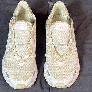 Nike Reposto White/Cream Athletic Sneakers Women’s Sz 8 CZ5630-104